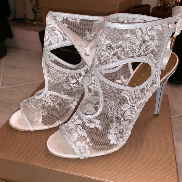 Aquazzura “sexy thing” bridal booties - Picture 2 of 5